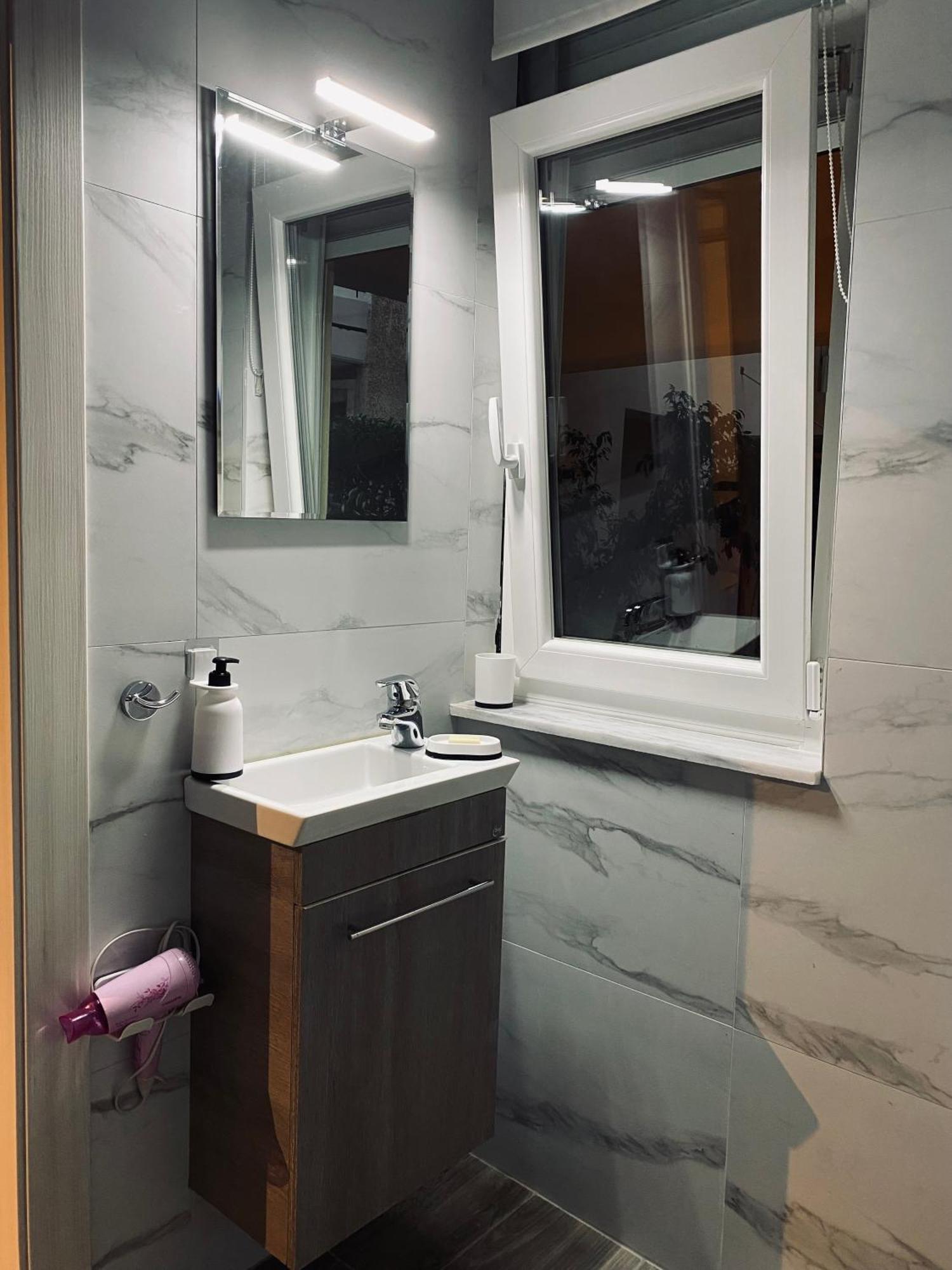 Independent House At Glyfada Apartment Атина Екстериор снимка